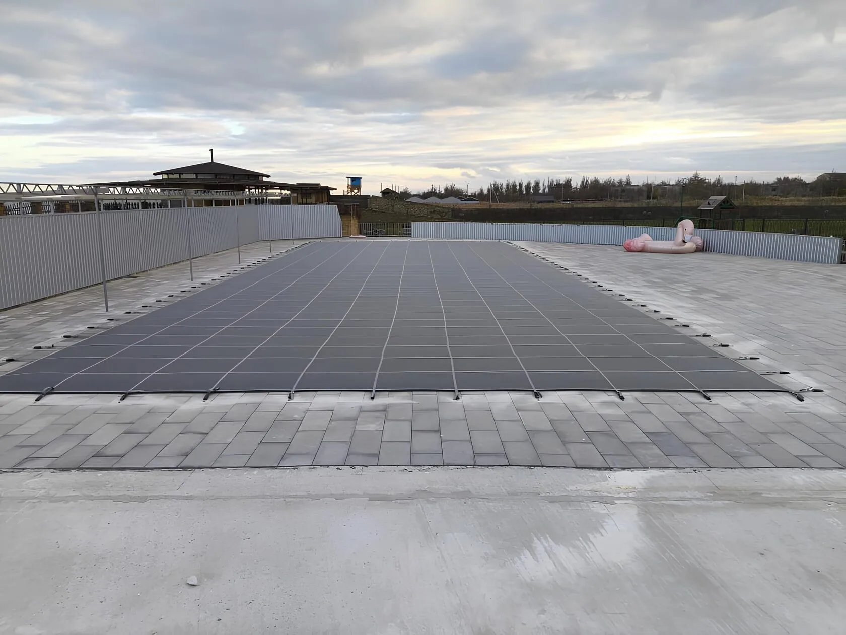 Защитное покрывало для бассейна в Тихвине